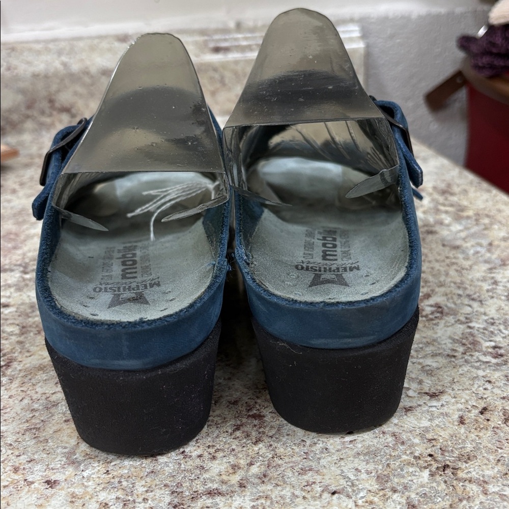 Mephisto Nubuck size 9 blue buckle sandals - Picture 3 of 6